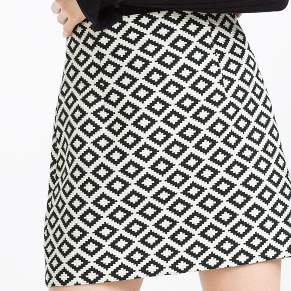 NWT Zara Black White Diamond Jacquard Mini Skirt - Picture 3 of 4